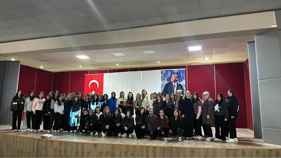 GÜZELLİK HİZMETLERİ ALANI MESLEKİ KARİYER SÖYLEŞİSİ